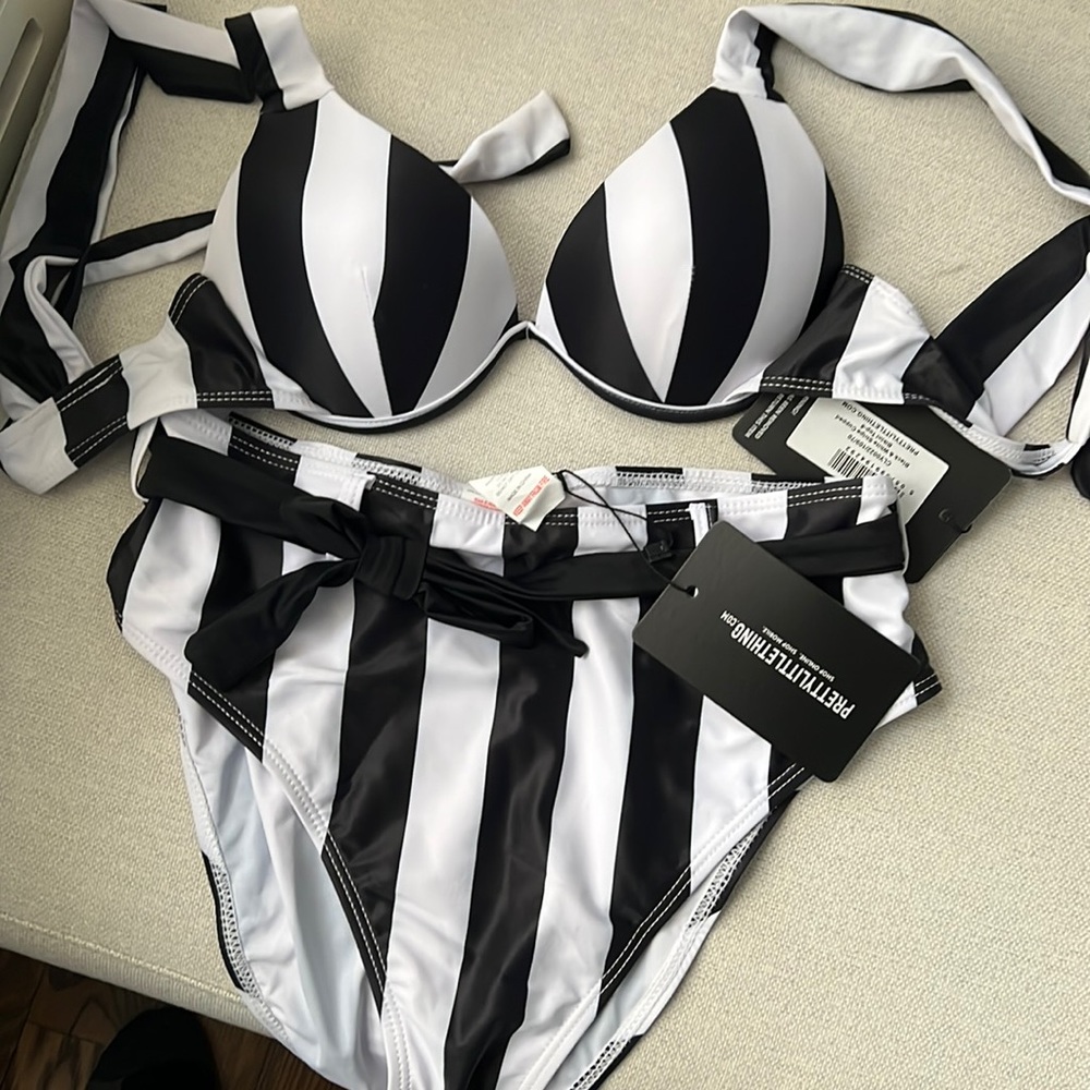 Black and white striped bathing suit set